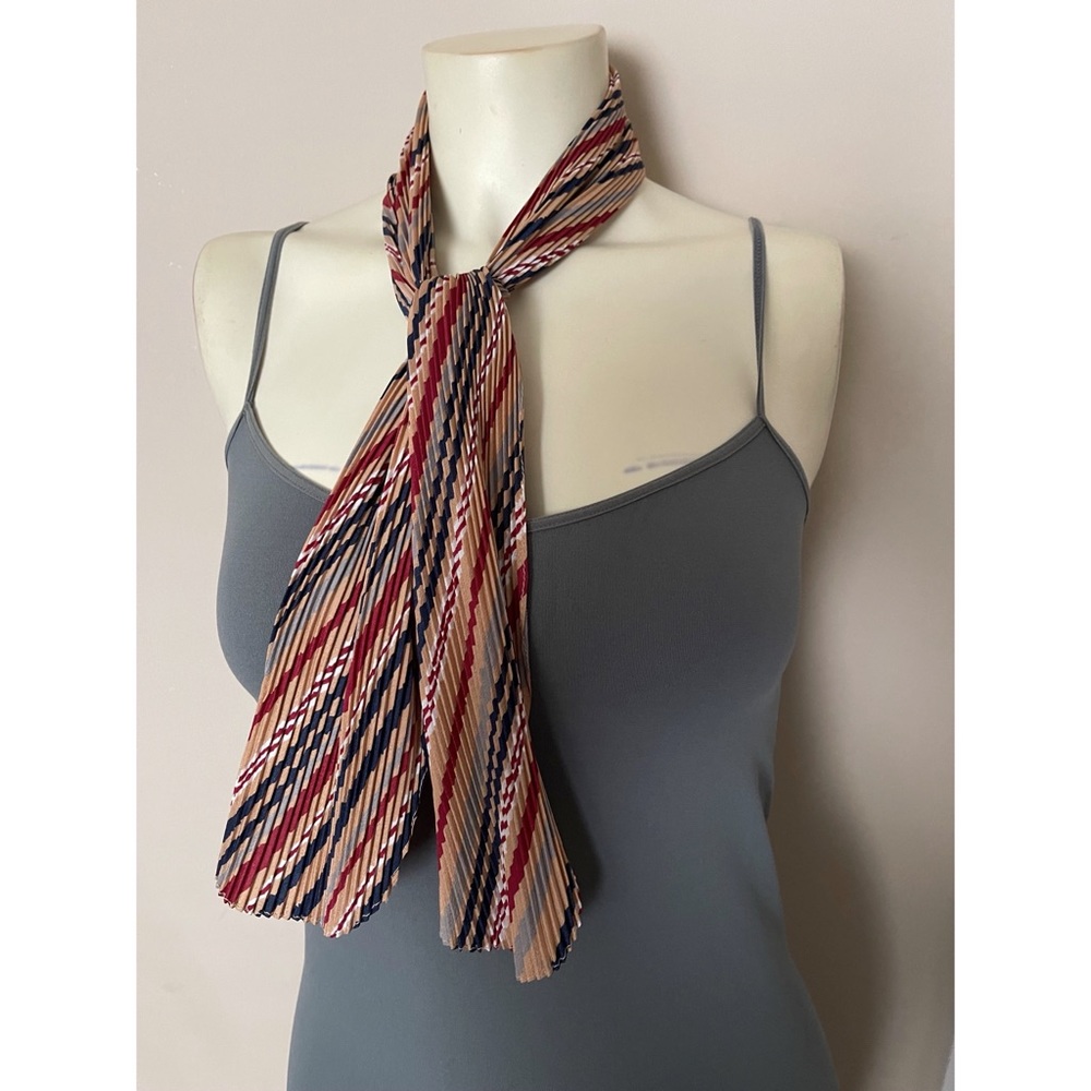 Vintage accordion scarf - Picture 2 of 6